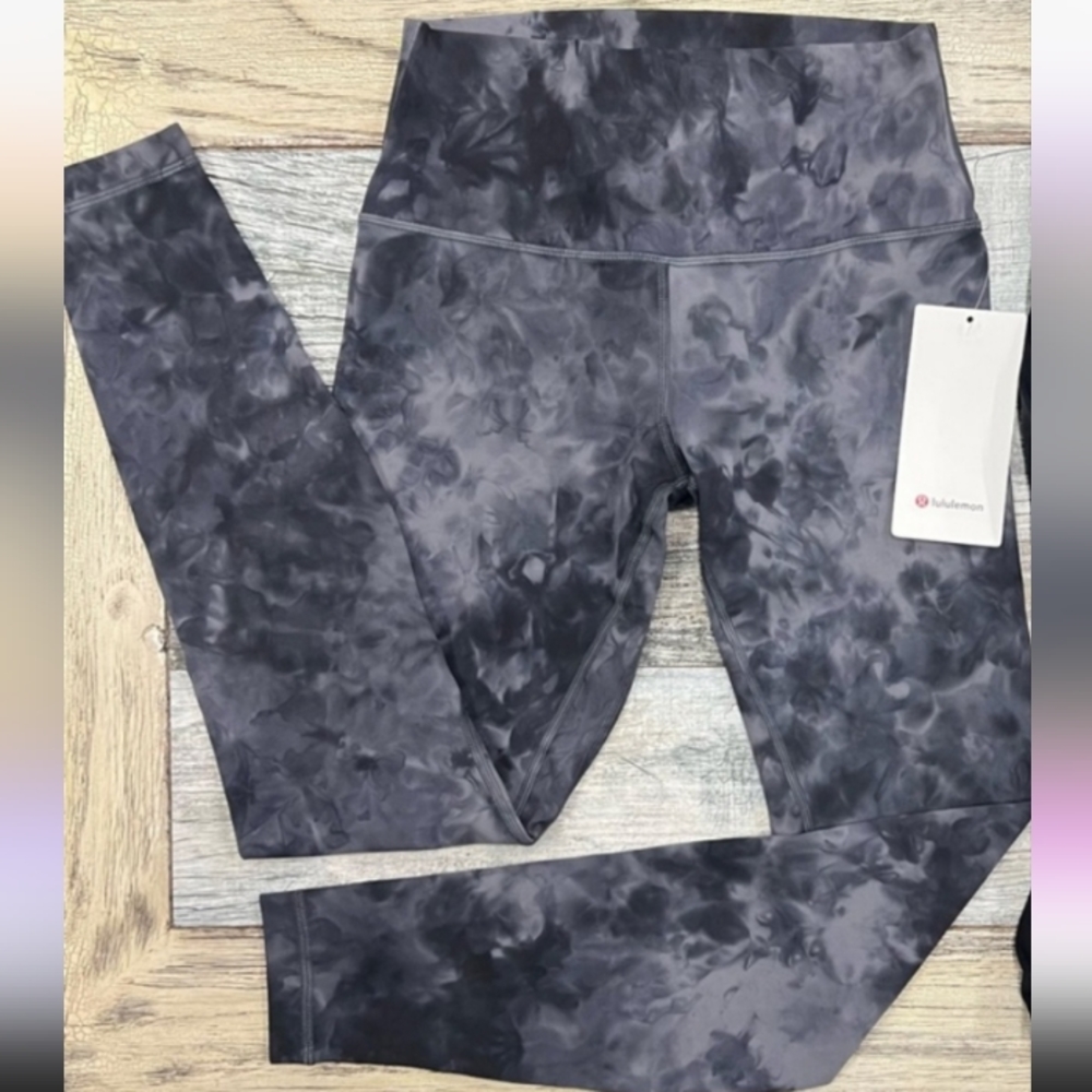 NWT 🍋 Lululemon 🍋 Align 25” Diamond Dye Size 2